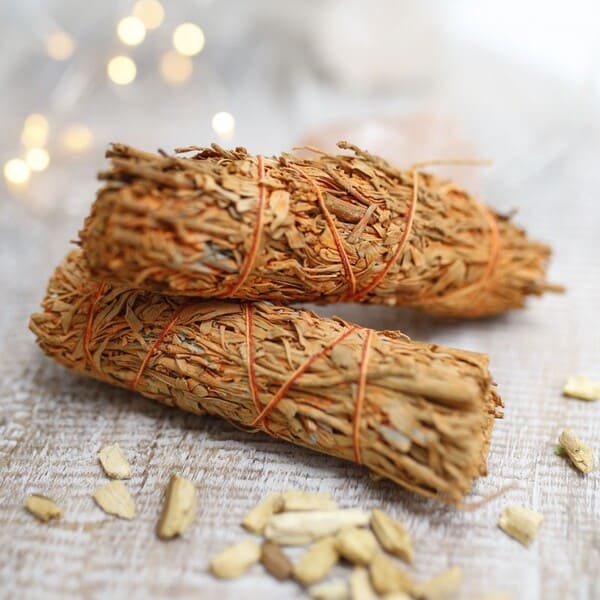 AROMA-Y-HOGAR-ATADO-PURIFICANTE-PALO-SANTO-02